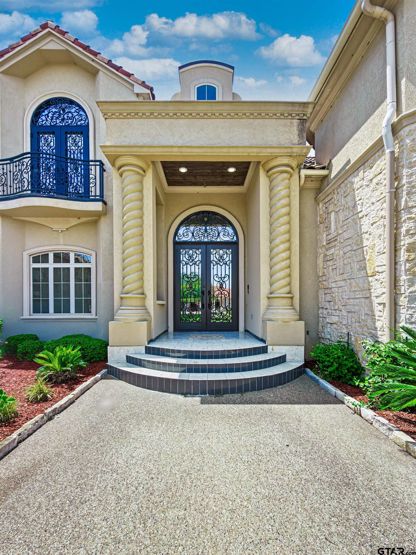 7105 Walden Dr