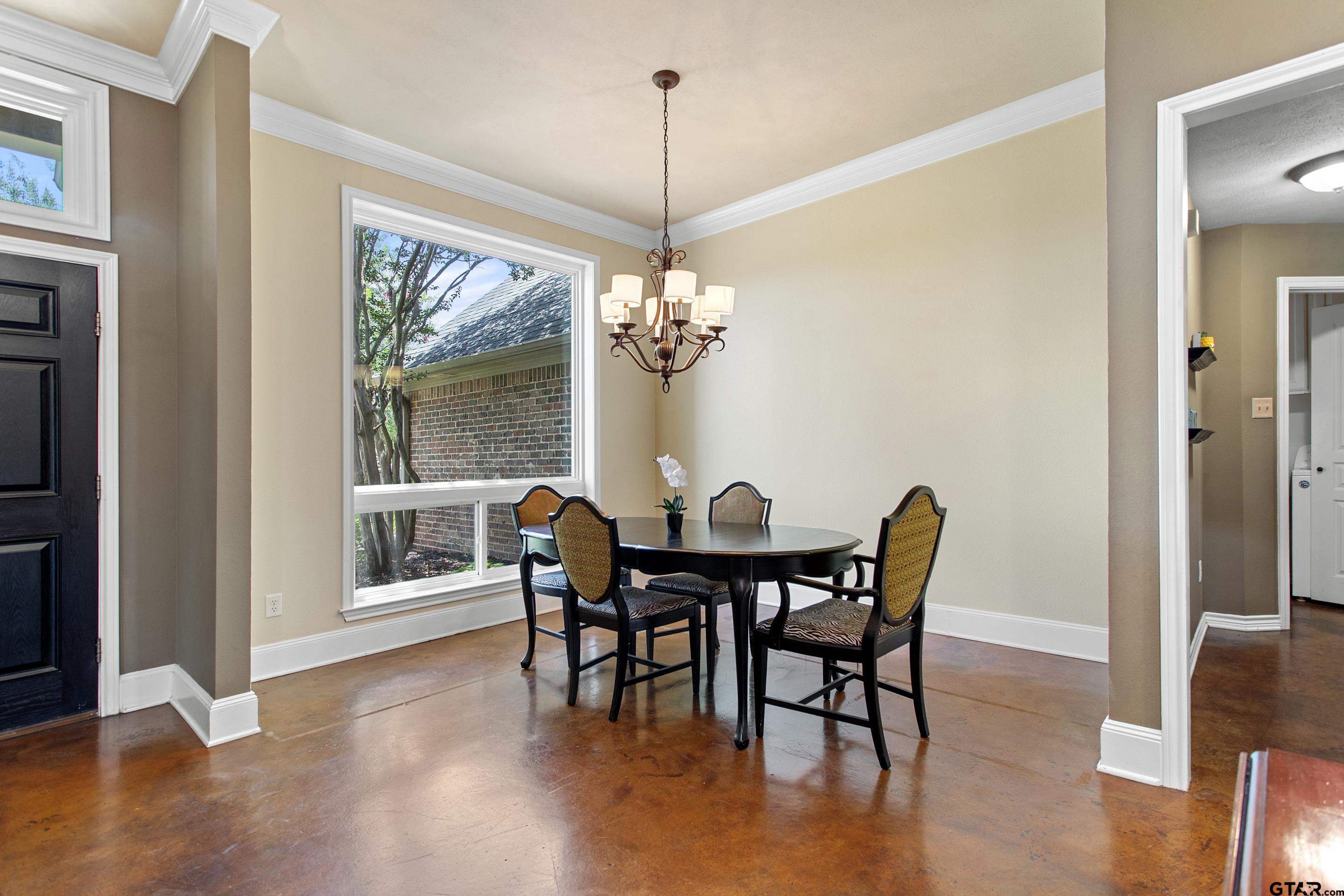 301 Hines Crossing