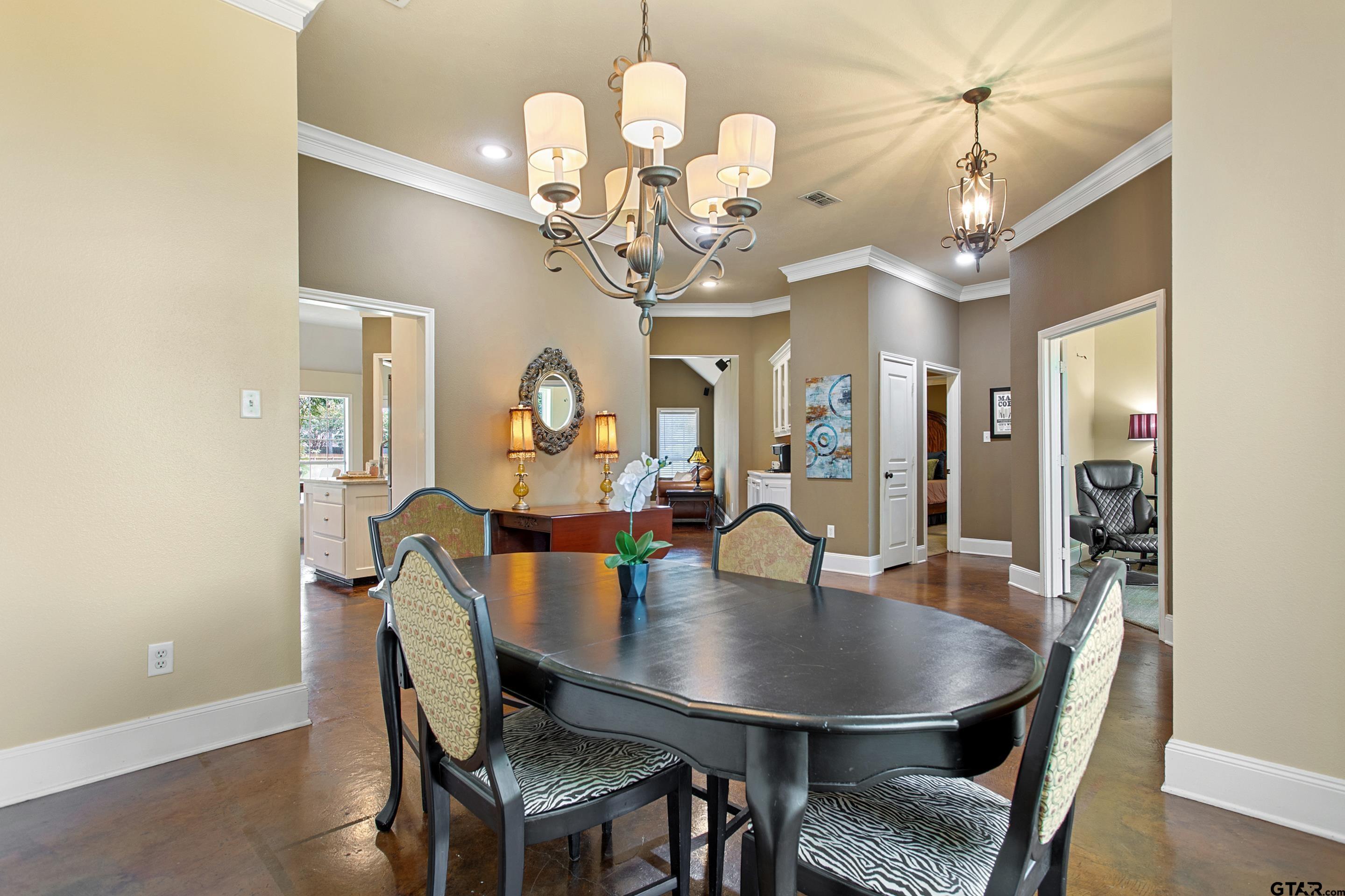 301 Hines Crossing