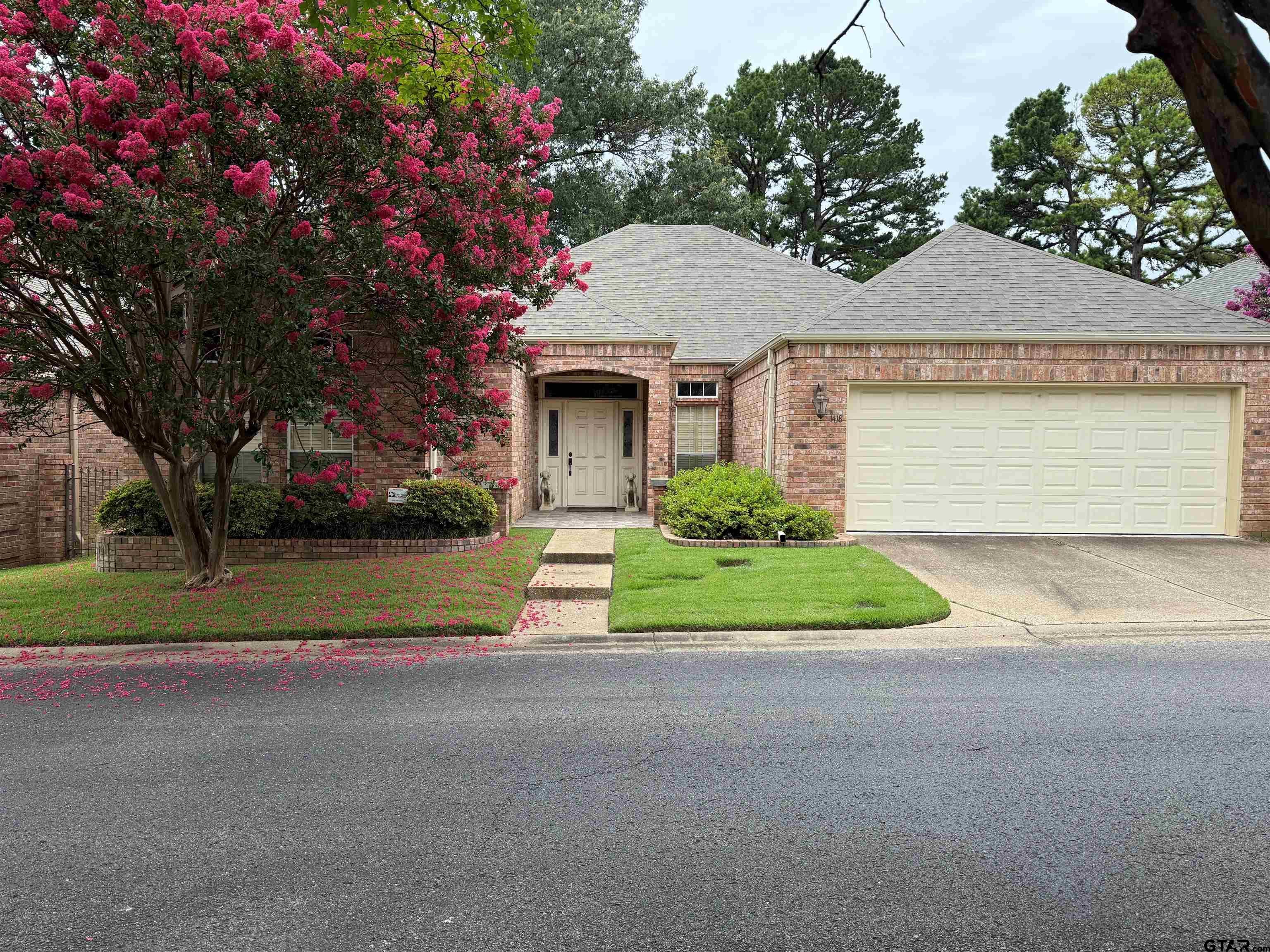 1418 Hollytree Place