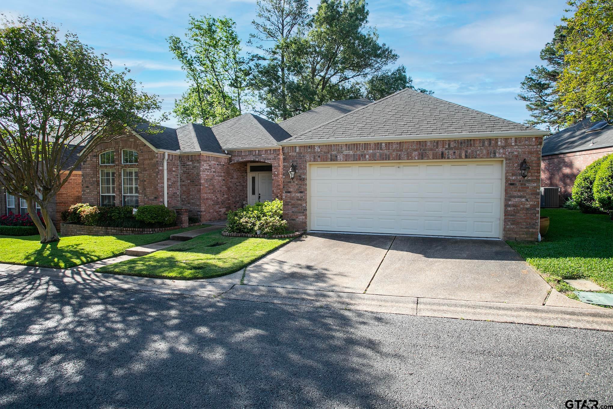 1418 Hollytree Place
