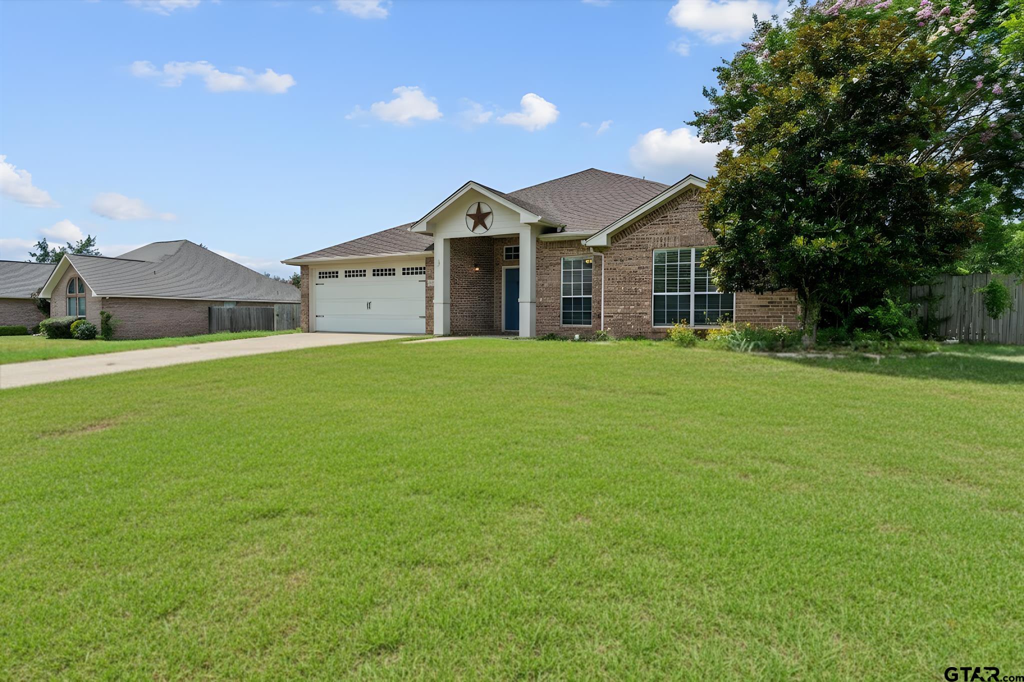 833 Greenwood Circle