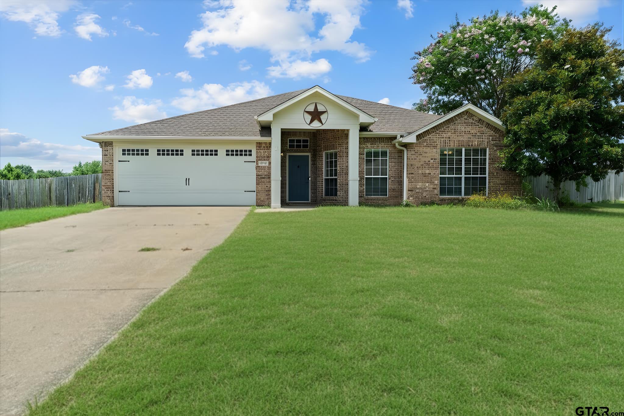 833 Greenwood Circle
