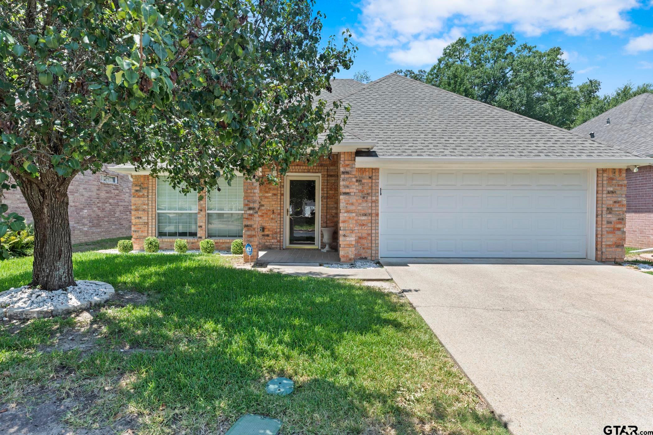 5610 Hollybrook Drive