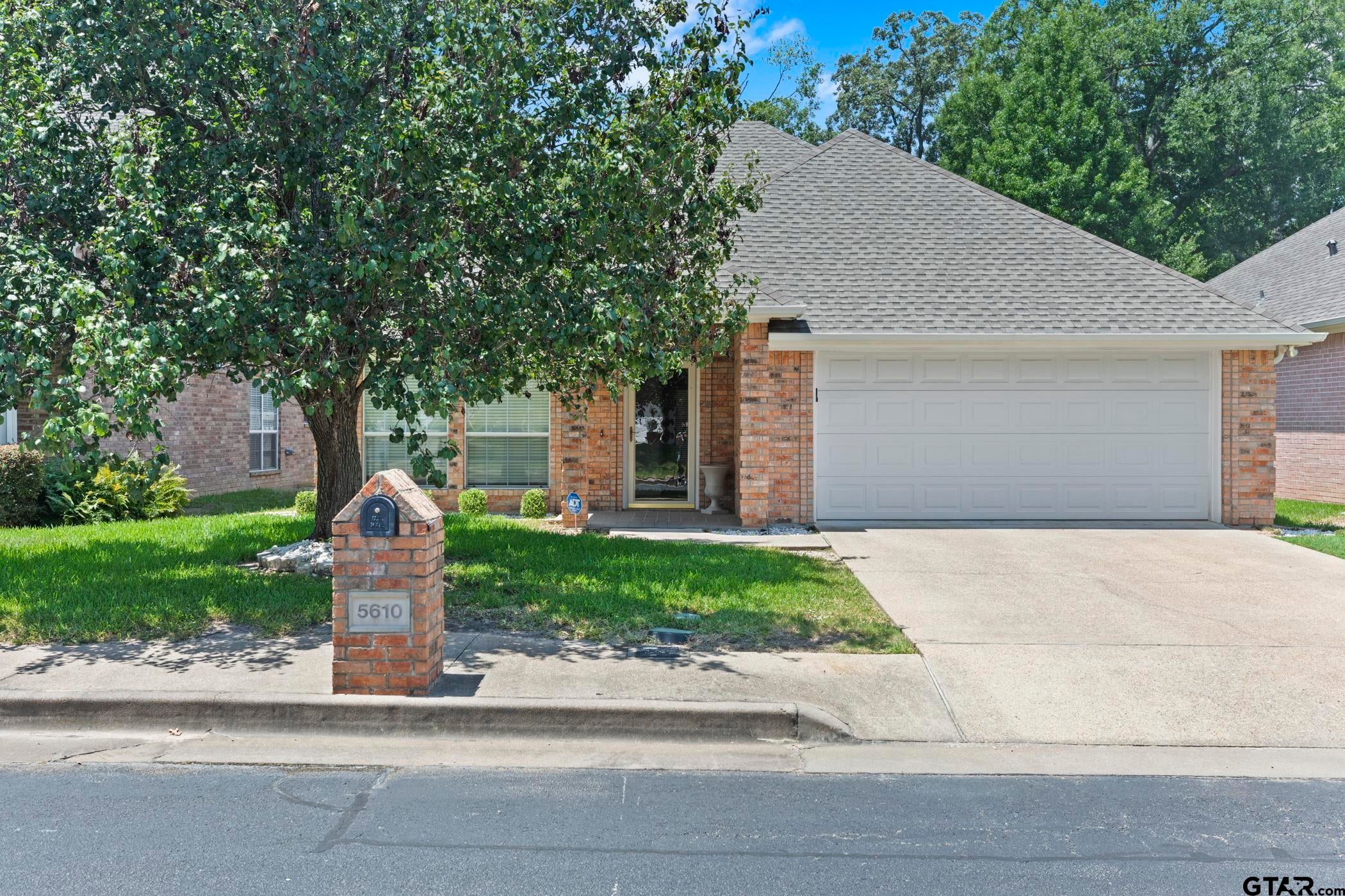 5610 Hollybrook Drive