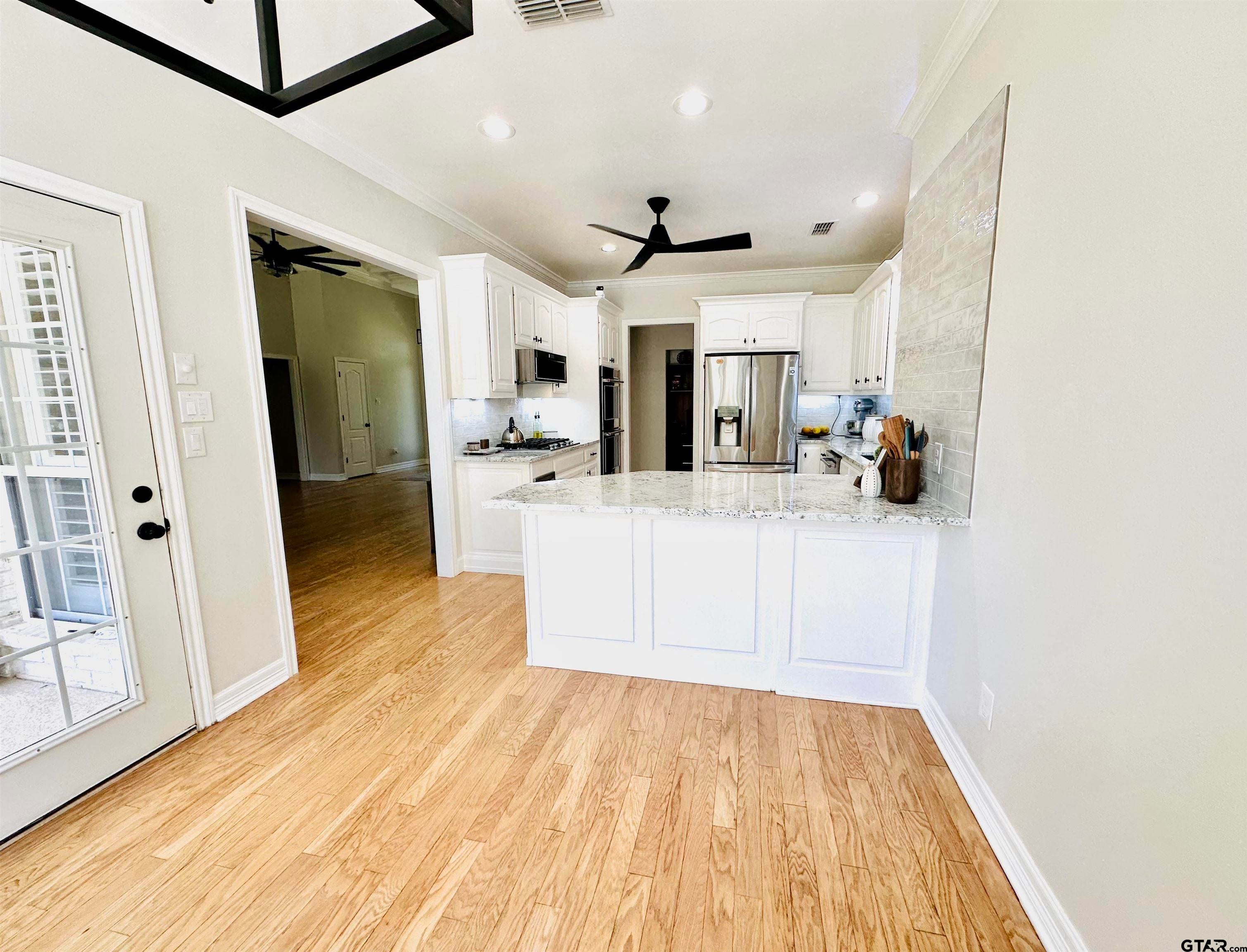 3855 Broadmoore Ct