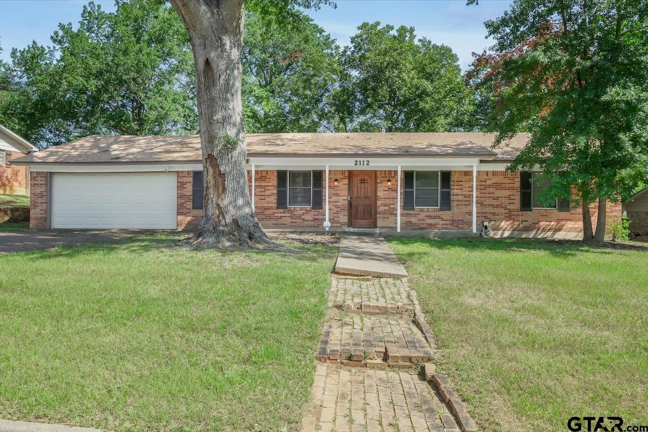 2112 Sampson Dr.
