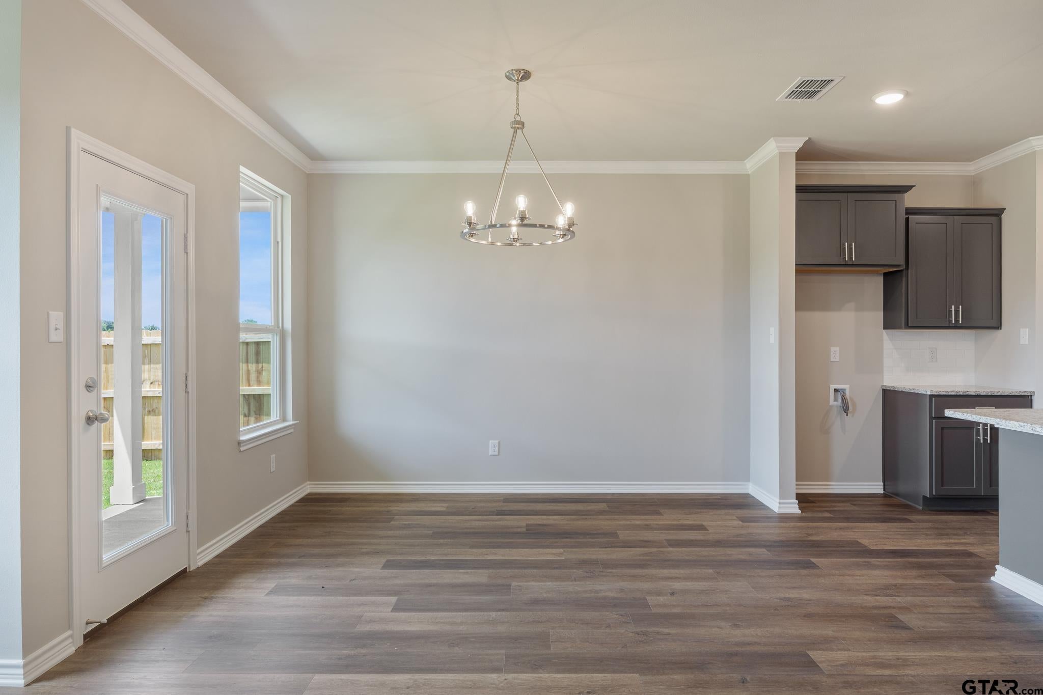 302 Driftwood Way