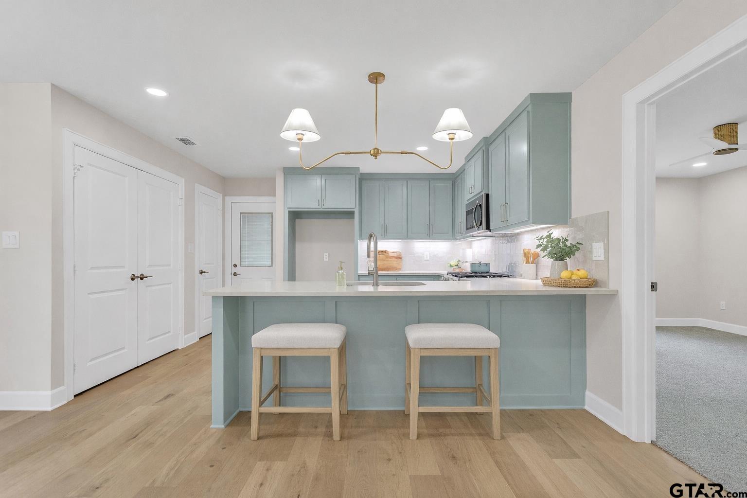 113 W Magnolia