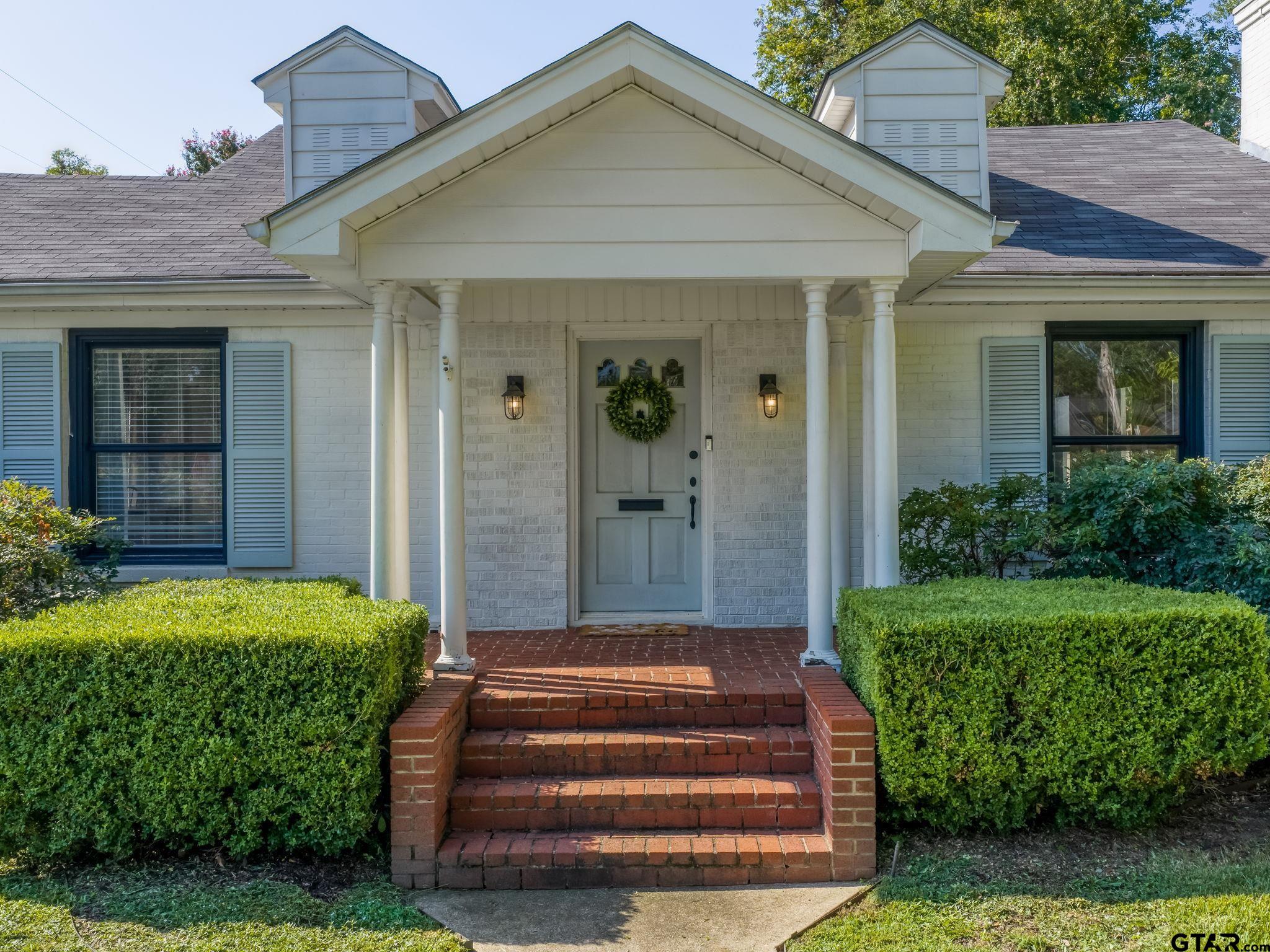 521 E 2nd St.