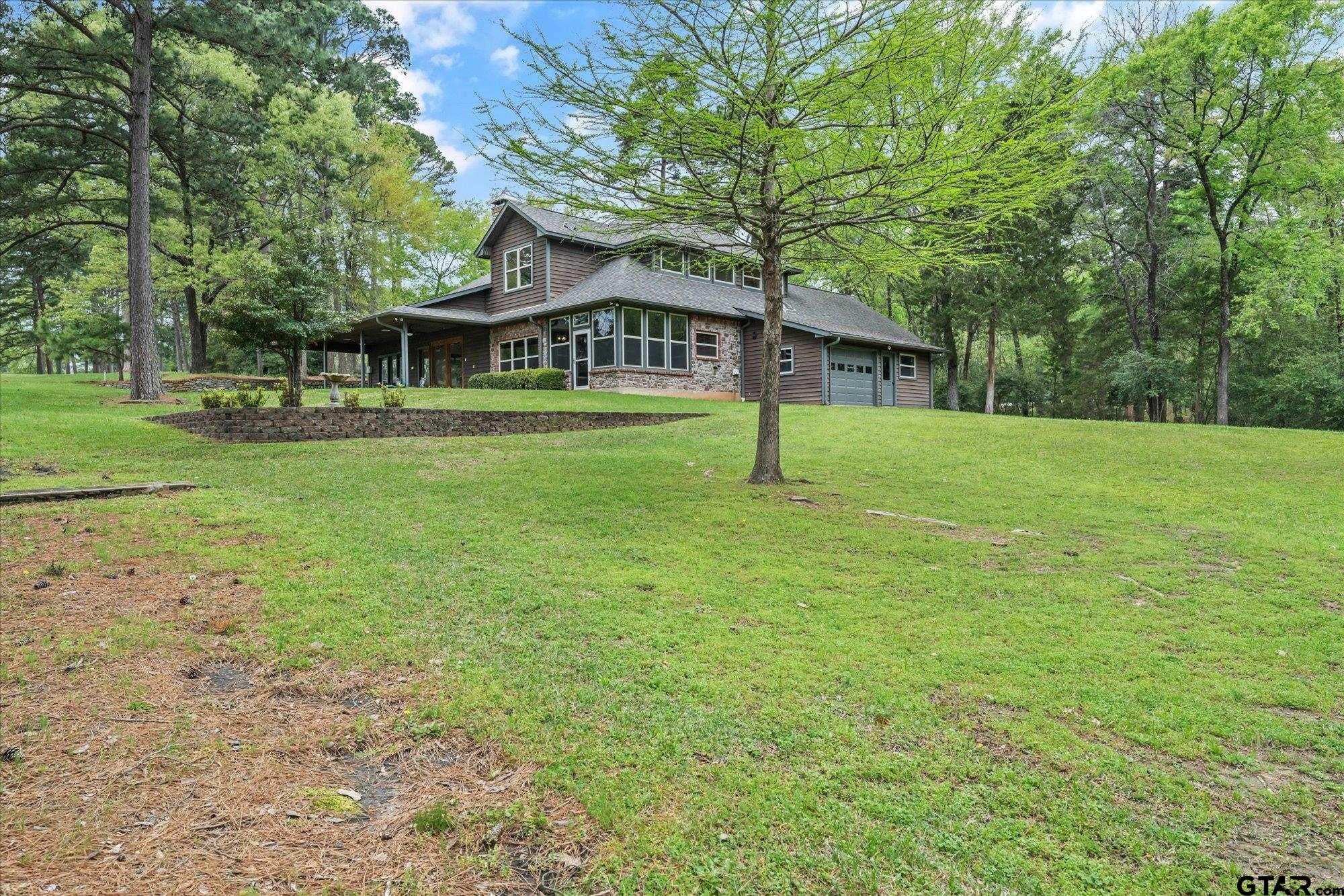 242 Lakewood Circle