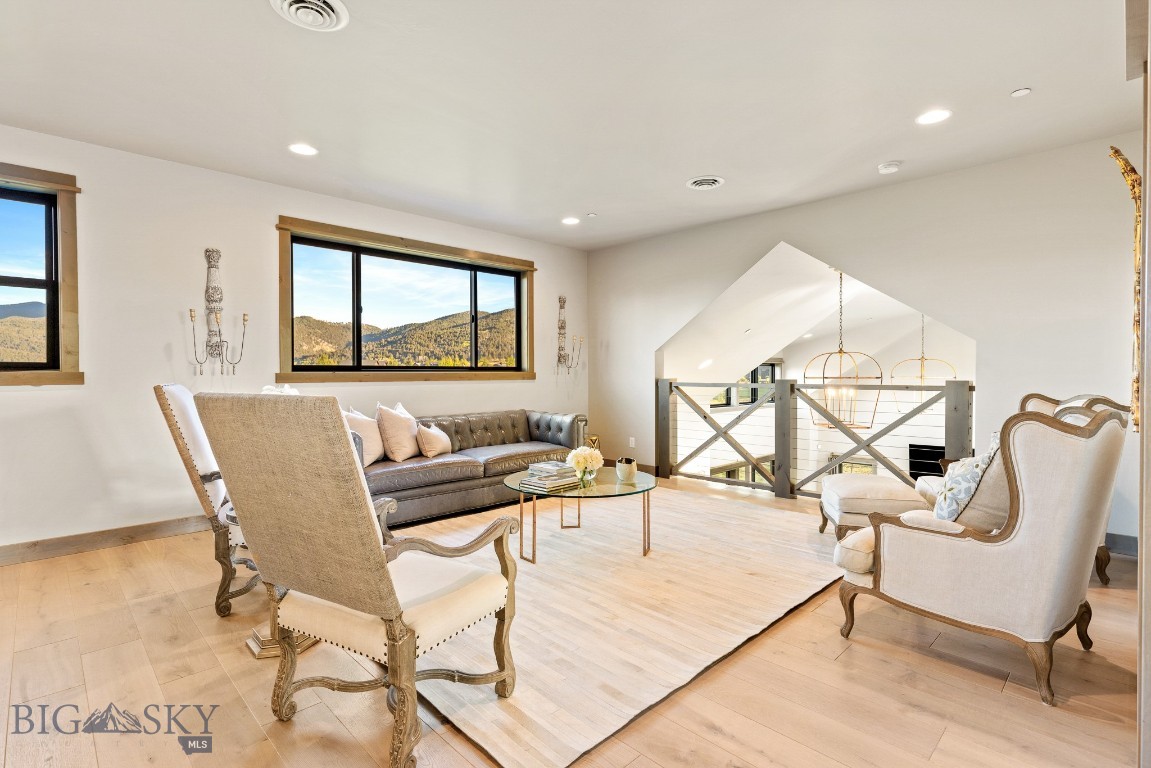 Home 40 - Residential