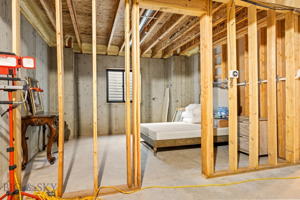Home 40 - Residential