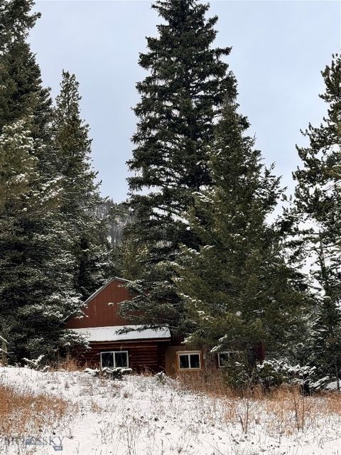 Photo of 37329 Gallatin Road, Gallatin Gateway, MT 59730 (MLS # 398099)