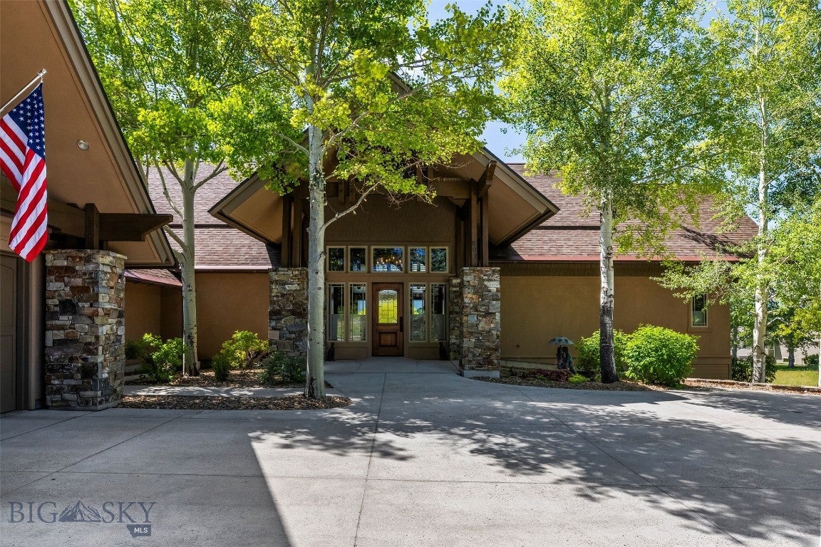 802 Turnberry Court