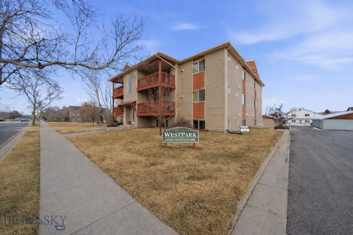 Parkway Plaza - Residential