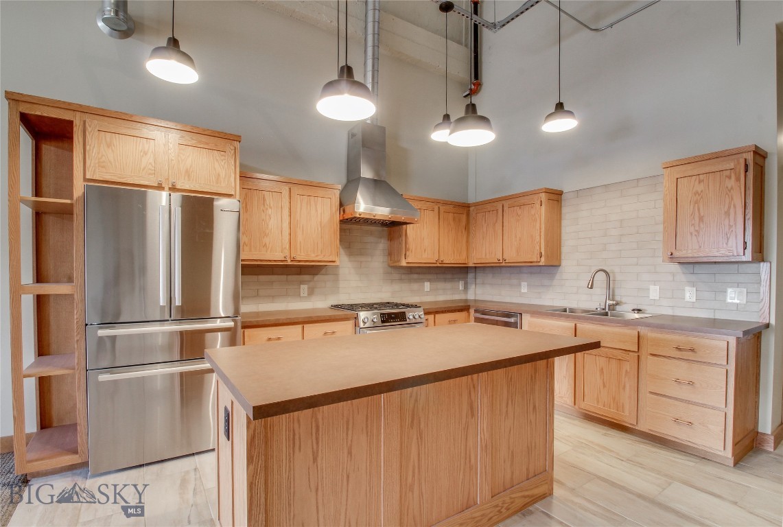 1363 Montana Avenue 303