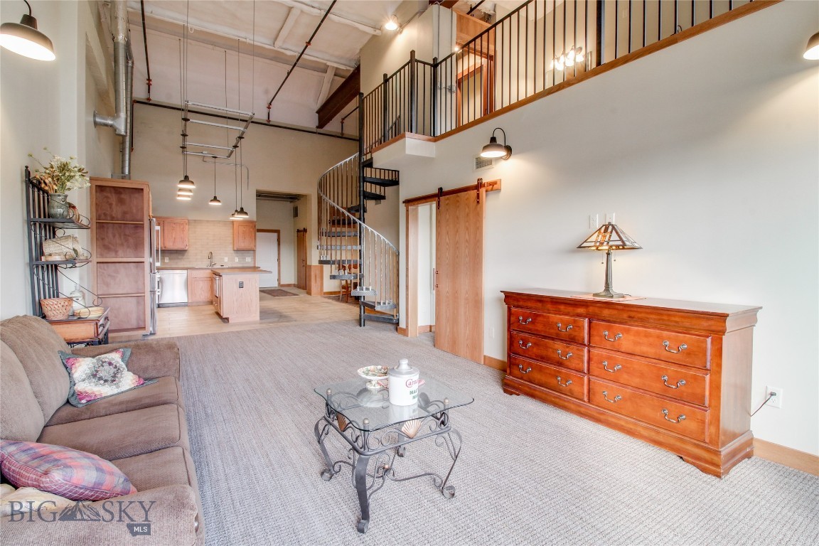 1363 Montana Avenue 303