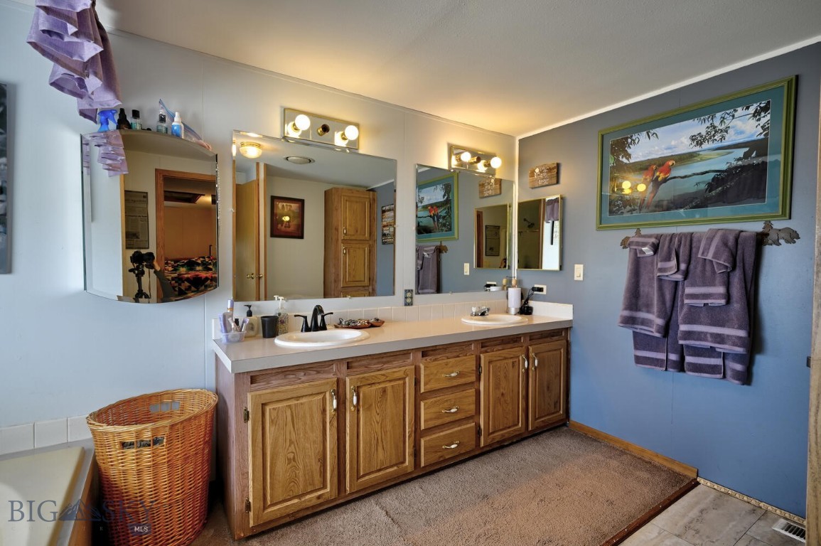 Harrison, Montana 59735, United States, 3 Bedrooms Bedrooms, ,2 BathroomsBathrooms,Residential,Active,186914