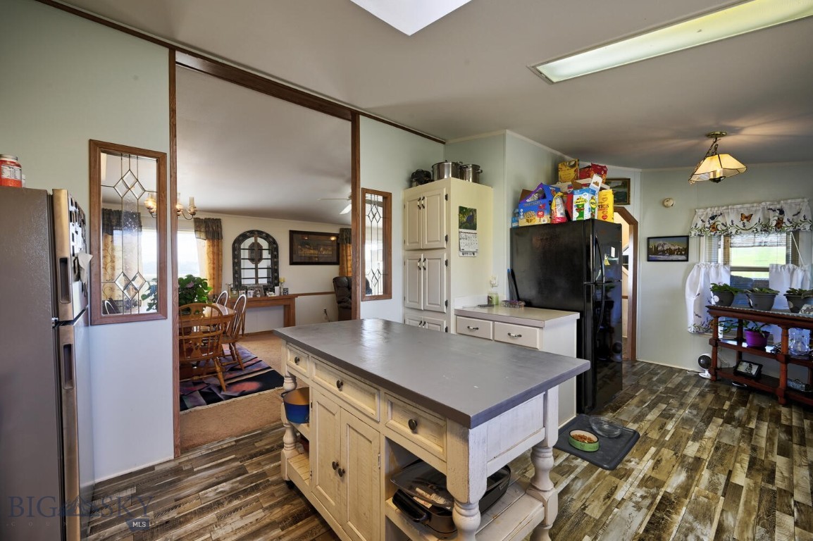 Harrison, Montana 59735, United States, 3 Bedrooms Bedrooms, ,2 BathroomsBathrooms,Residential,Active,186914