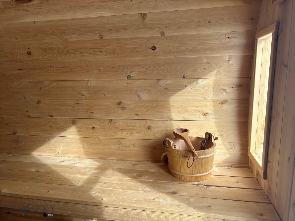 Livingston, Montana 59047, United States, ,Residential,Contingent,127897