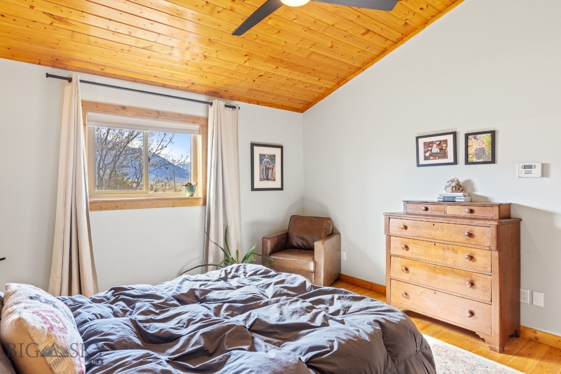 Livingston, Montana 59047, United States, ,Residential,Contingent,127897