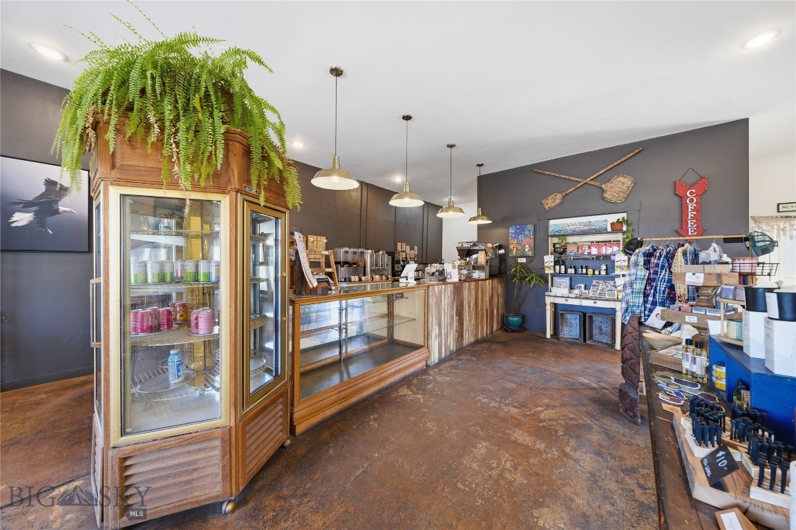 220 S Broadway Street