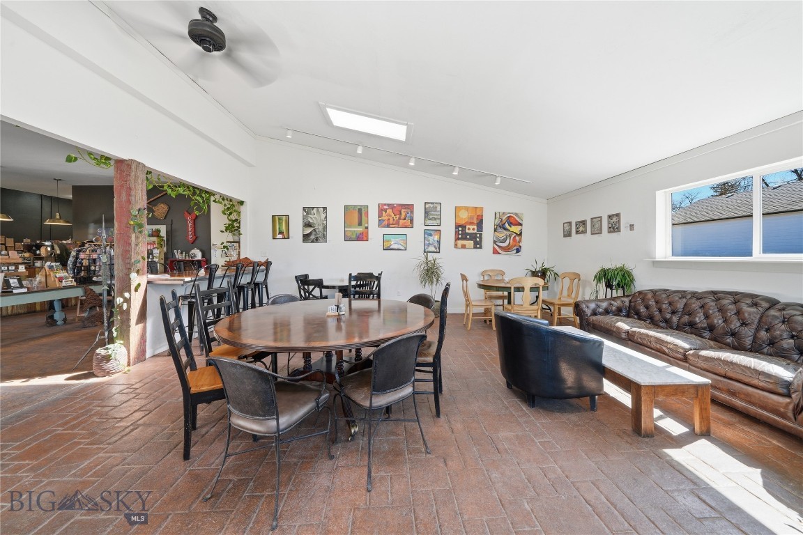 220 S Broadway Street