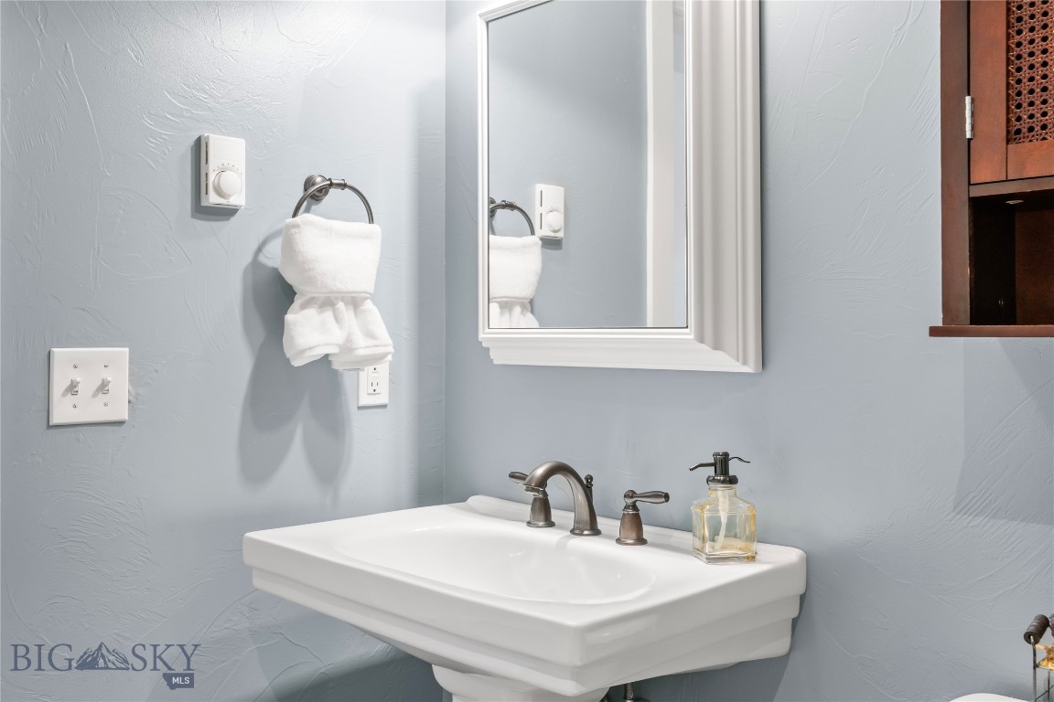 Bronzeleaf Condos - Residential