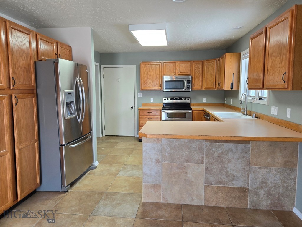 Butte, Montana 59701, United States, 4 Bedrooms Bedrooms, ,3 BathroomsBathrooms,Residential,Active,86684