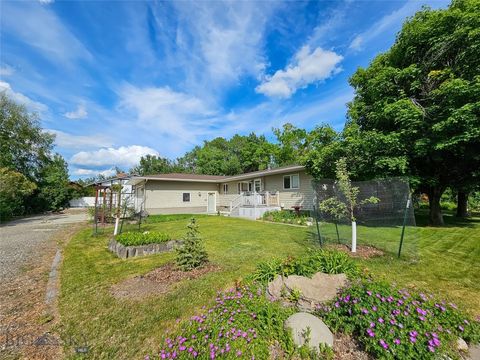 Photo of 400 E 9th Avenue, Big Timber, MT 59011 (MLS # 403149)