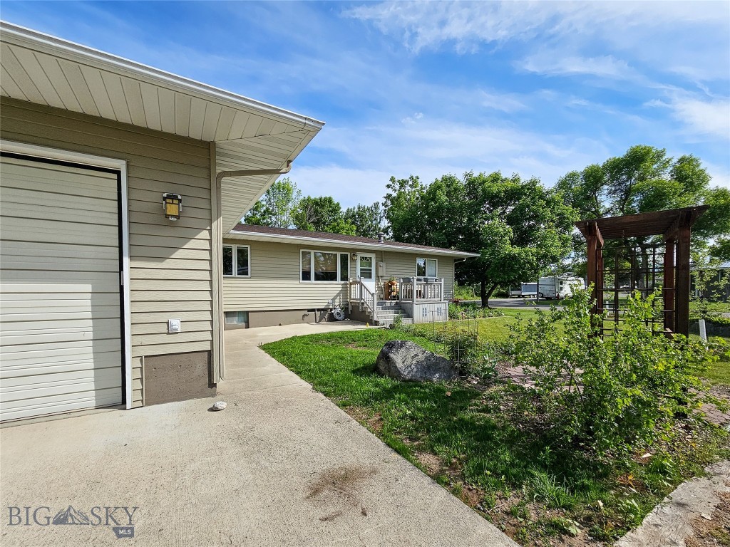 400 E 9th Avenue