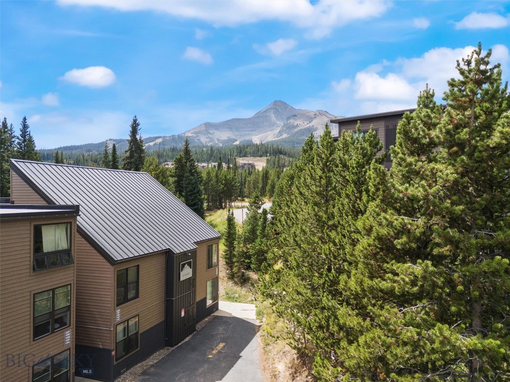 Hill Condos - Residential