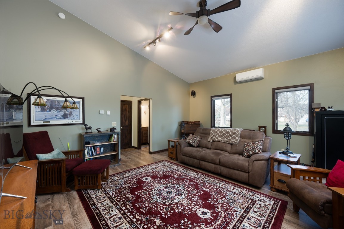 Bozeman, Montana 59718, United States, 3 Bedrooms Bedrooms, ,3 BathroomsBathrooms,Residential,Contingent,61436