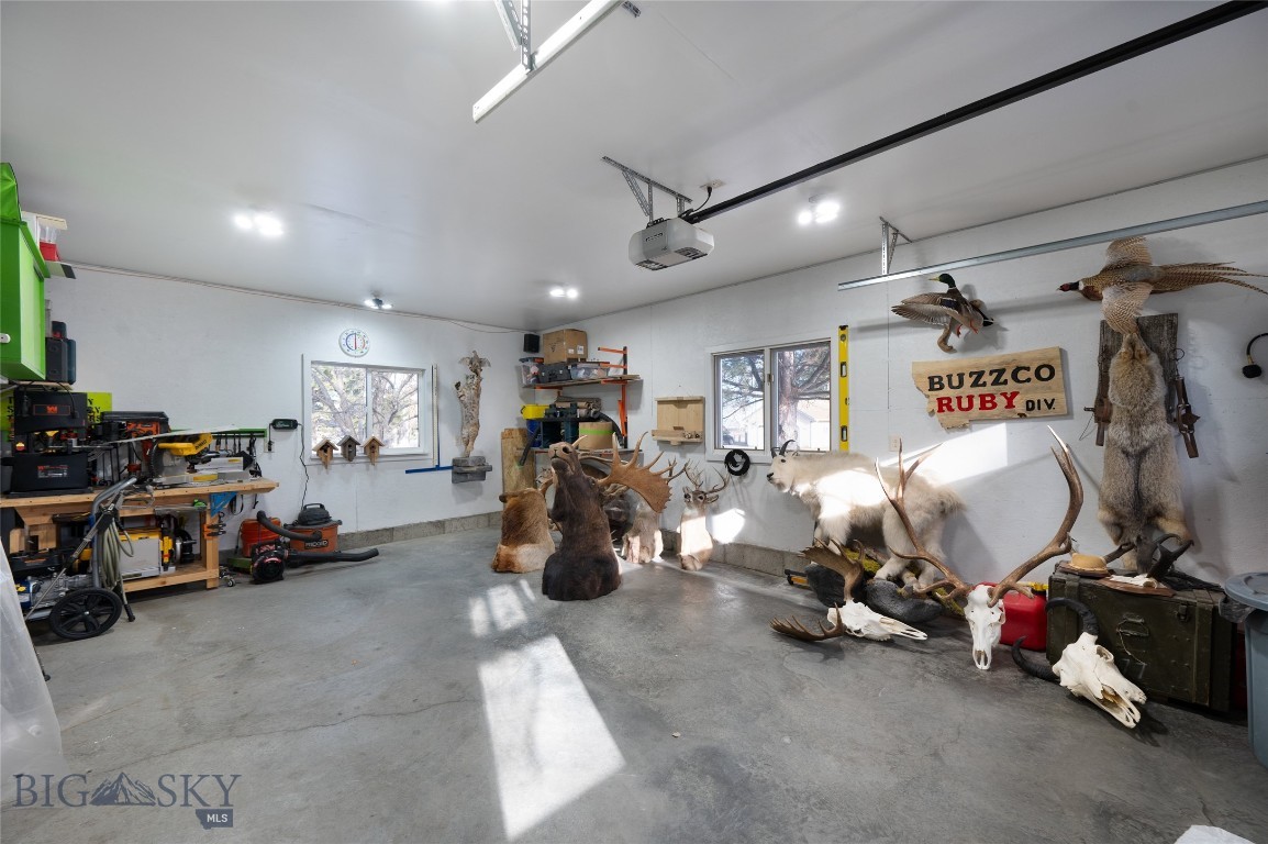 Bozeman, Montana 59718, United States, 3 Bedrooms Bedrooms, ,3 BathroomsBathrooms,Residential,Contingent,61436