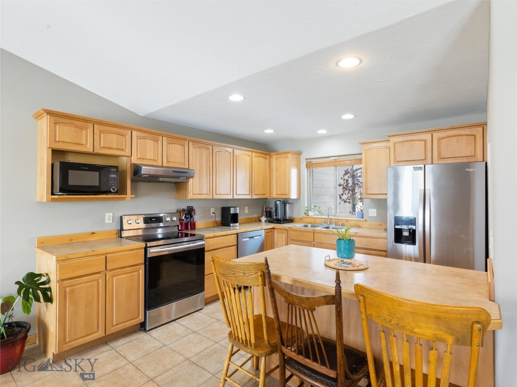 Belgrade, Montana 59714, United States, 4 Bedrooms Bedrooms, ,3 BathroomsBathrooms,Residential,Active,67209