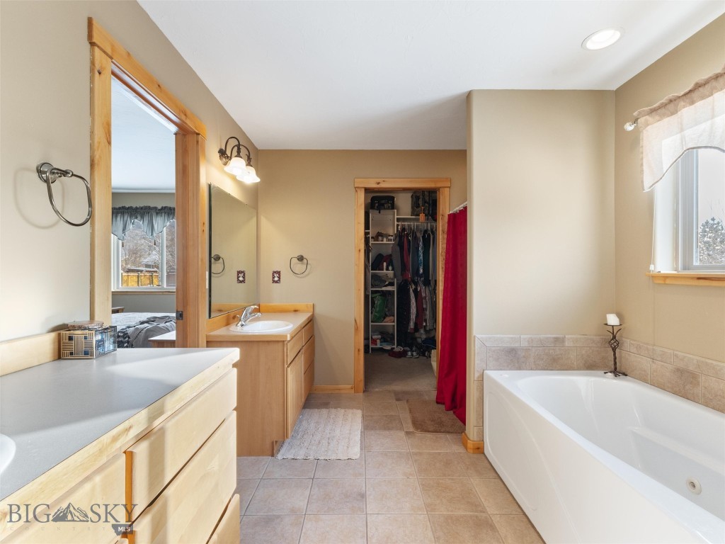 Belgrade, Montana 59714, United States, 4 Bedrooms Bedrooms, ,3 BathroomsBathrooms,Residential,Active,67209