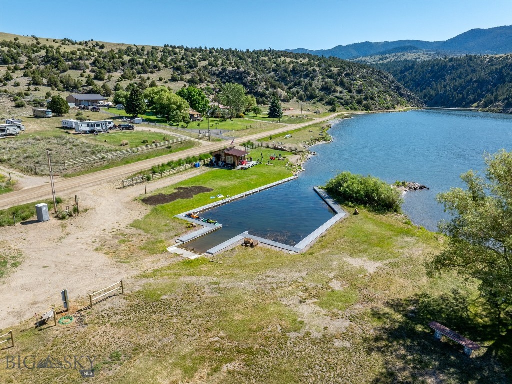 348 Ennis Lake Rd