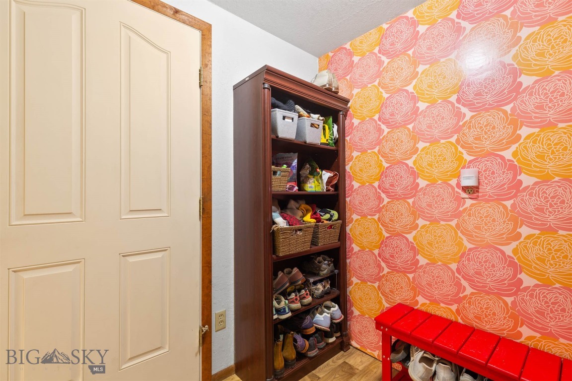 Belgrade, Montana 59714, United States, 5 Bedrooms Bedrooms, ,2 BathroomsBathrooms,Residential,Active,49898