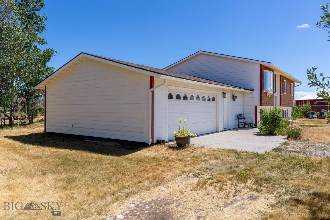 Belgrade, Montana 59714, United States, 5 Bedrooms Bedrooms, ,2 BathroomsBathrooms,Residential,Active,49898