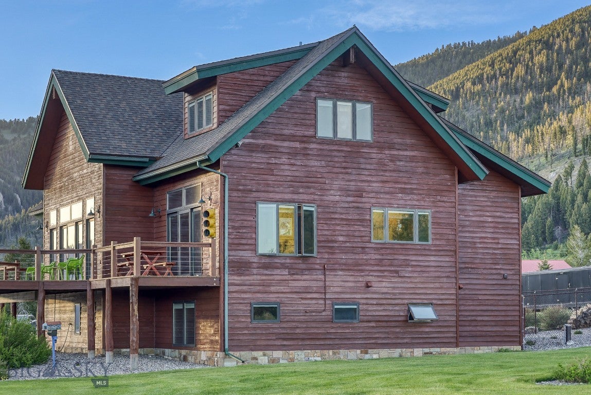 315 Lakeview Loop