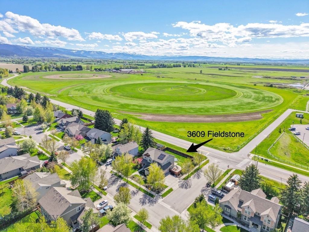 3609 Fieldstone W