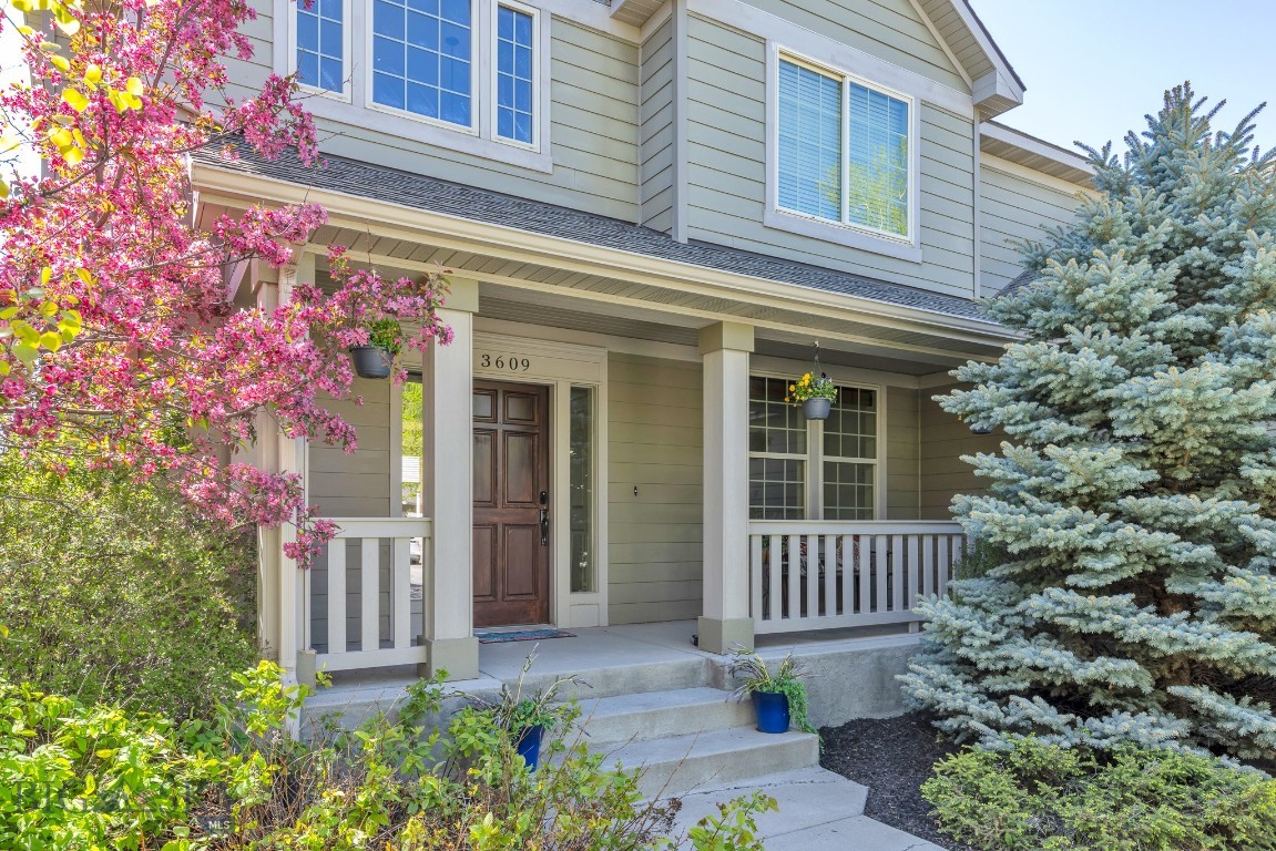 3609 Fieldstone W
