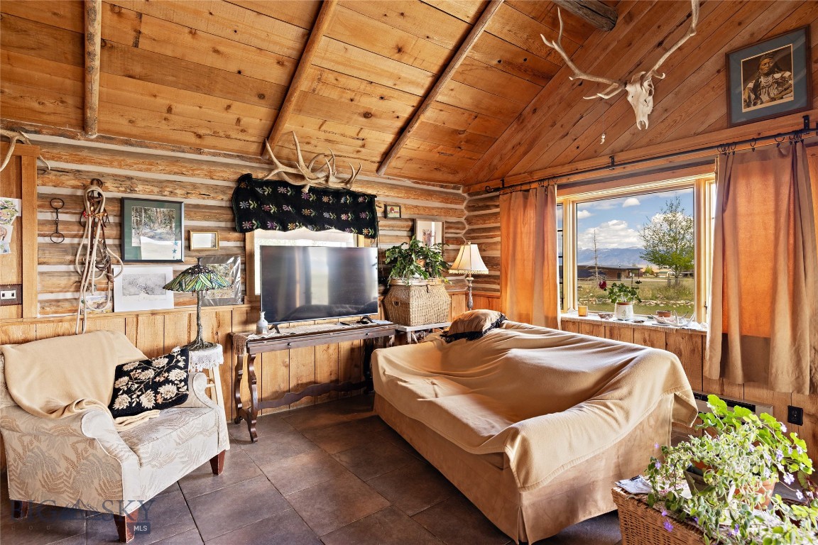Shining Mountain Unit II - Residential