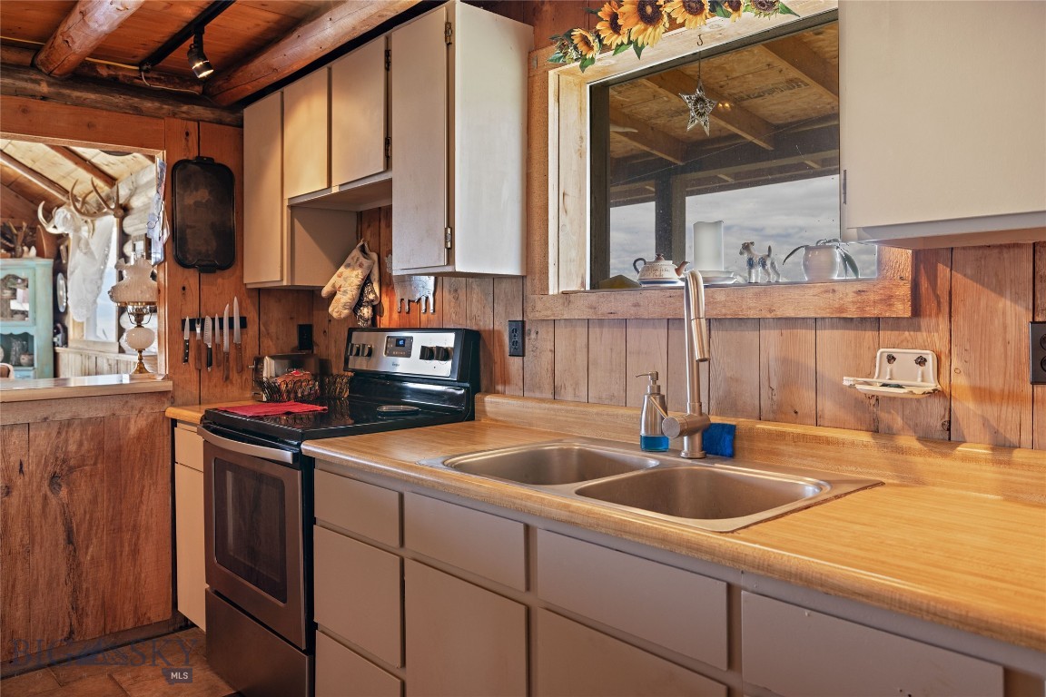 Shining Mountain Unit II - Residential