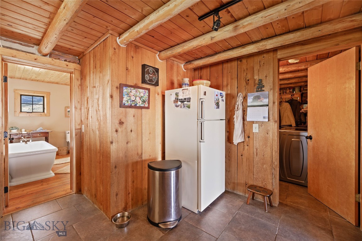 Shining Mountain Unit II - Residential