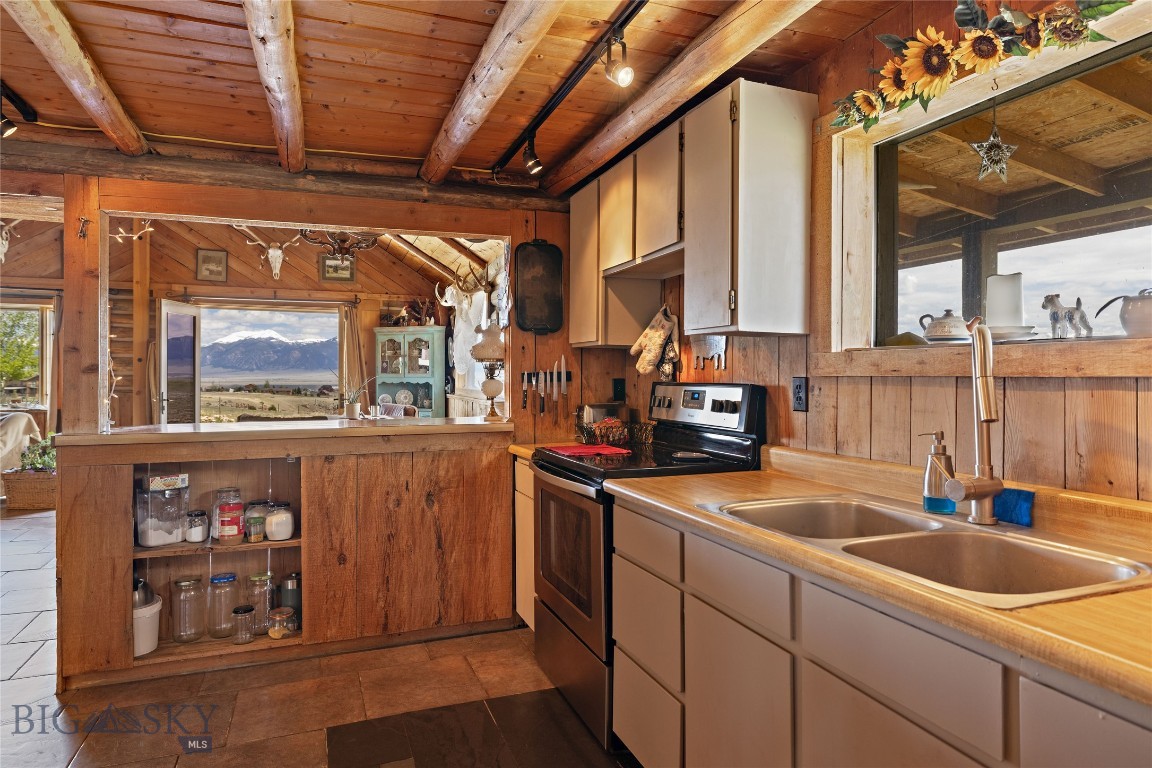 Shining Mountain Unit II - Residential