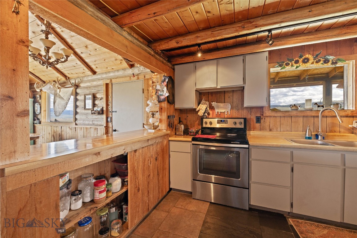 Shining Mountain Unit II - Residential