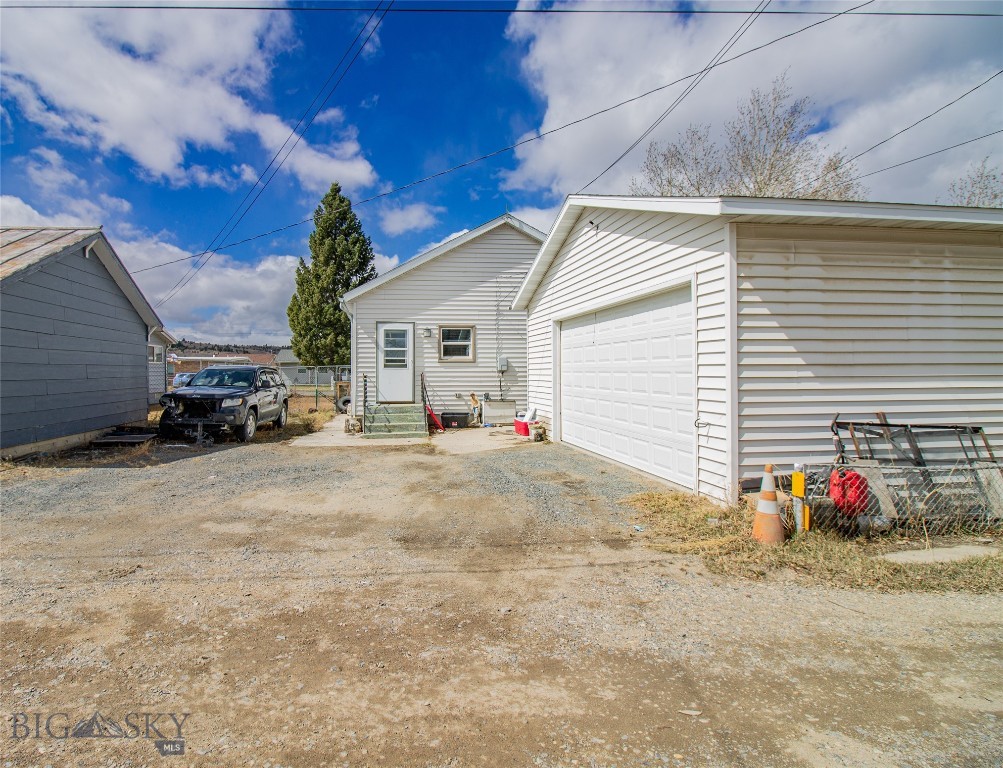 Butte, Montana 59701, United States, 4 Bedrooms Bedrooms, ,2 BathroomsBathrooms,Residential,Contingent,106624