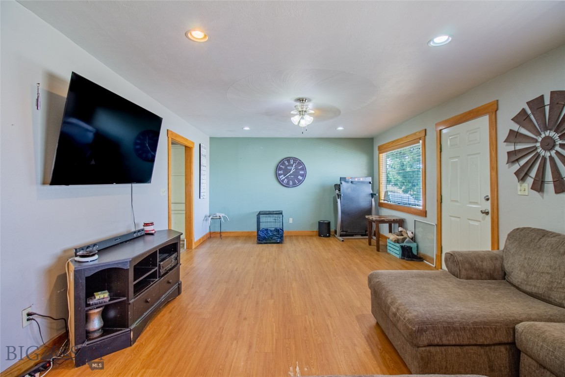 Butte, Montana 59701, United States, 4 Bedrooms Bedrooms, ,2 BathroomsBathrooms,Residential,Contingent,106624